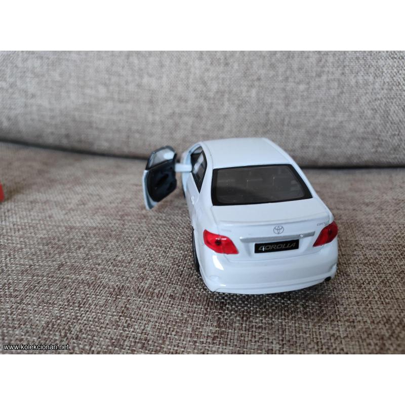 Toyota Corolla - metalni auto